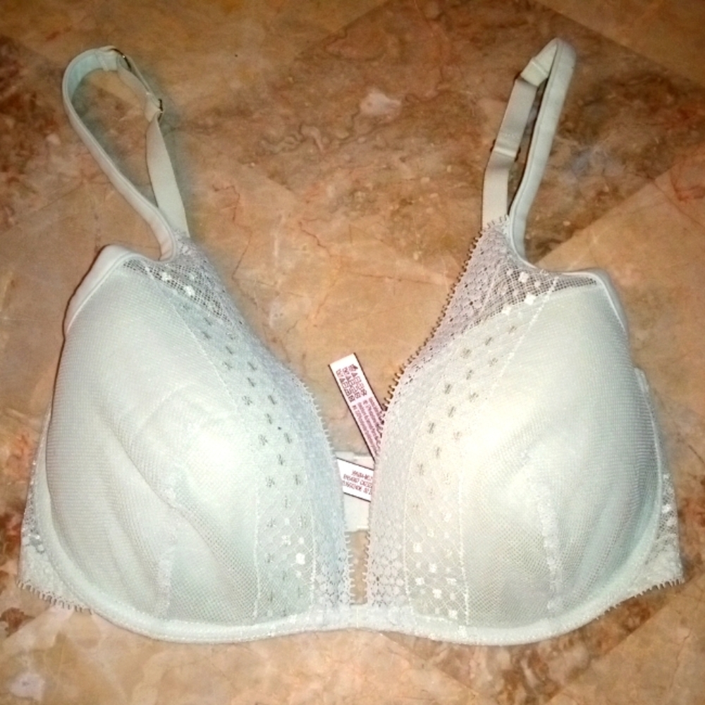 Victoria's Secret Incredible Plunge Lightly Padded Light Green Bra 32C
